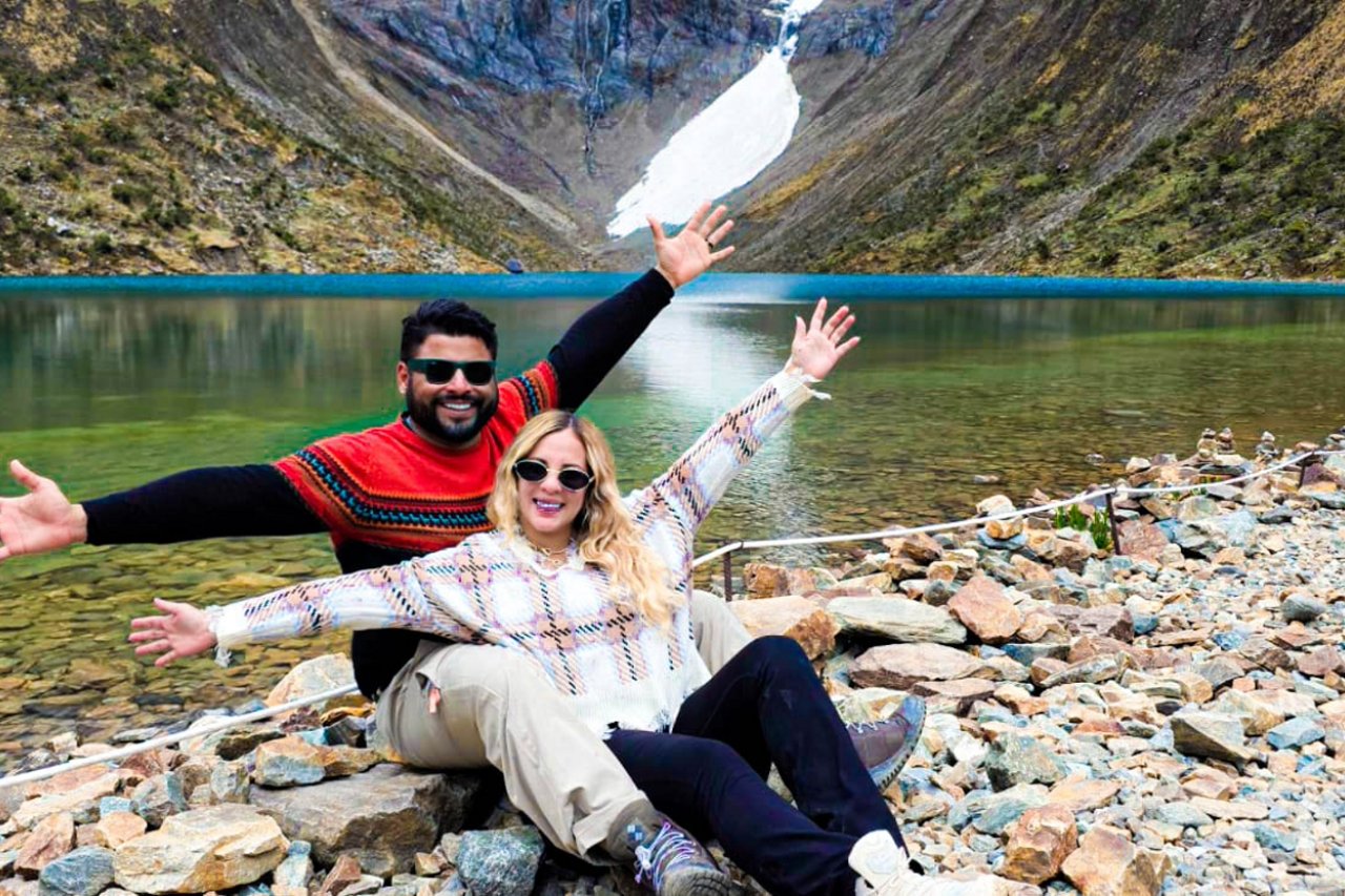 Excursión hacia la laguna de Humantay y Salkantayde 1 dia completo